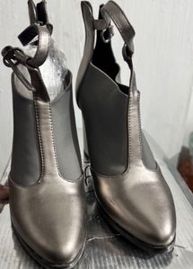 Grey Colour leather Heels