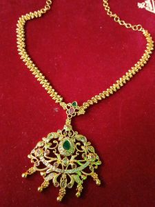 Elegant Gold Necklace