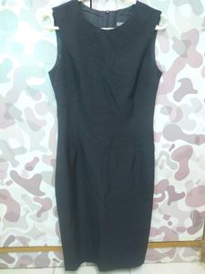 Black Sleeveless Dress