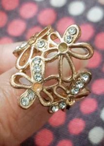Vintage Floral Rhinestone Pin