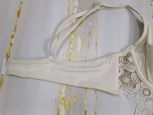 (1200)White Lace Trim Bra