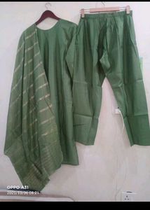 New mama bhanja Green Embroidered Kurta Set