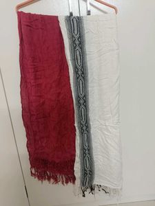 red and white stole