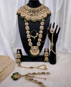 (NEW) JEWELLERY SET