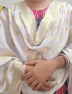 Elegant White &amp; Gold Dupatta