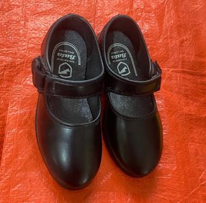 Bata School Shoe For Kids Slightly Used