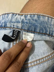 LIGHT BLUE DENIM JEANS