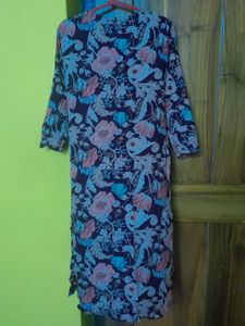 Floral Embroidered Kurti Set