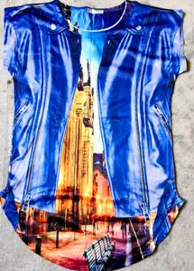 Unique Graphic Print T-Shirt