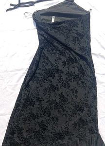 Brand New (NewMe) 🖤Floral Halter Neck Midi Dress