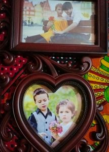 BEAUTIFUL RED PHOTO FRAME