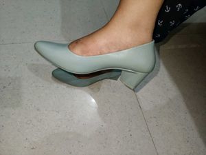Elegant Ballerinas