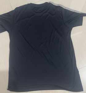 QUEBE C Black T Shirt
