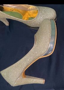 Glittery Heels ✨