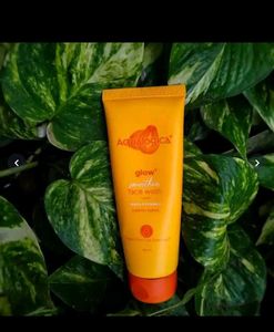 Aqualogica Glow+ Skincare Set