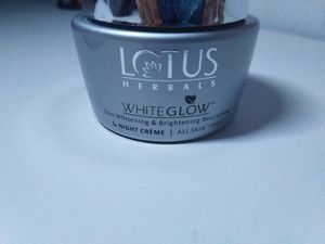 Lotus Night Creme`