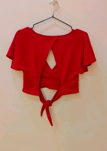 knotted flowy crop-top