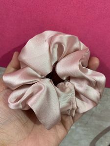 4 Satin Scrunchies