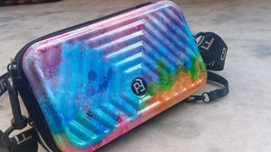 Box Sling Bag