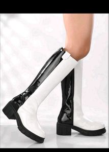 KNEE HIGH BOOTS IN GREAT CONDITION