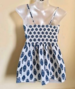🎁Buy 2 Get 1 Free🎁White &amp; Blue Paisley Top