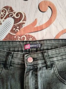 Kotty Brand Women Jeans: Aesthetic Black Jeans