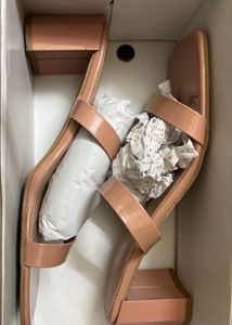 Women’s footwear