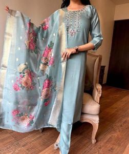 Elegant Rayon Slub Embroidered Kurta Set
