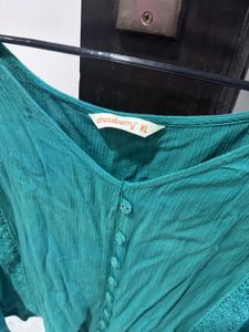 Green self design lace inserts flared sleeve