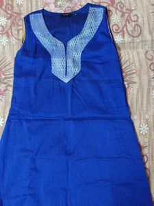 A dark Navy Blue colour Straight Cut kurti 🤍