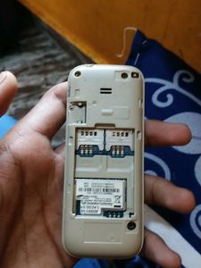 Samsung Guru Music 2 SM-B310 (Display Broken)