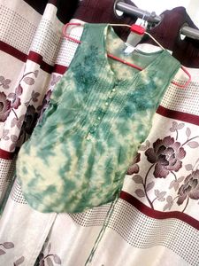 Green Sleeveless Top