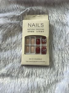 Fake / Press On Nails