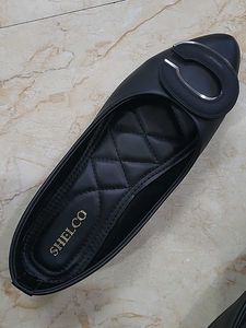 Elegant Black SHELCO Flats