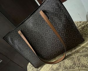 Imported trendy bag 💼
