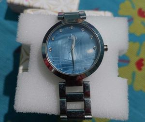 Dressberry Elegant Women&#39;s Watch