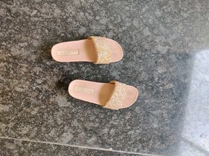 Price Drop 💧 Peach Embellished Flipflops