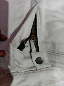 Beige/Off-White Skinny Jeans