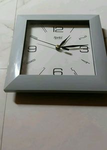 WORKING WALL CLOCK.