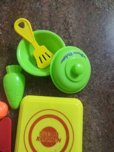 Play Kitchen Set
