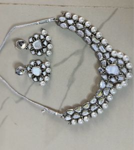 Elegant Kundan Necklace Set