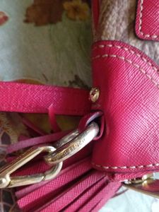 Vincis Bench Sling Bag