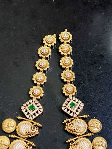 Pari Neck Set