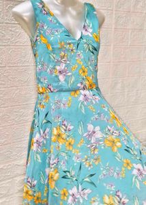 Sera Brand Floral Dress Small Size 30 Inches