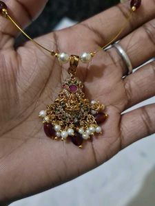 Elegant Gold Tone Necklace