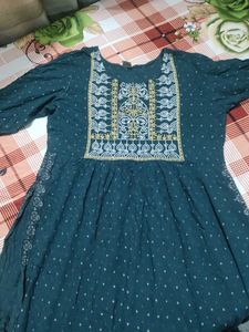 Nayra Cut Kurti