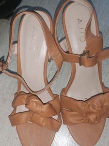 Brand AJIO SIZE 40