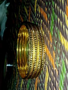 Set of 4 Gold Bangles Size 2/4