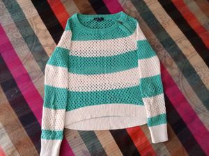 KNITTED SHEER TOP...🤍💙