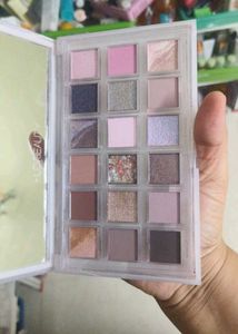 Huda Beauty Rose Quartz Palette Authentic